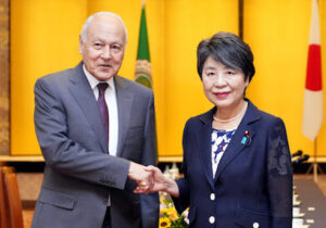 Arab League, Japan officials discuss cooperation, Mideast stability